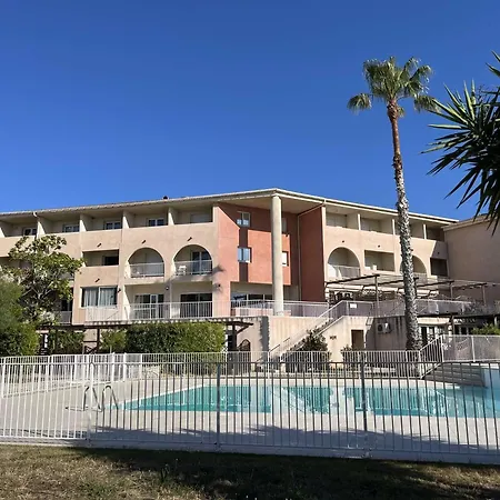 3 Pers Climatise Avec Piscine A St Florent Apartmán