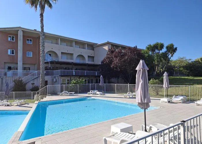 3 Pers Climatise Avec Piscine A St Florent 생플로랑