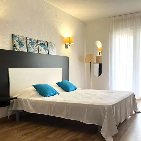 Apartment 3 Pers Climatise Avec Piscine A St Florent *