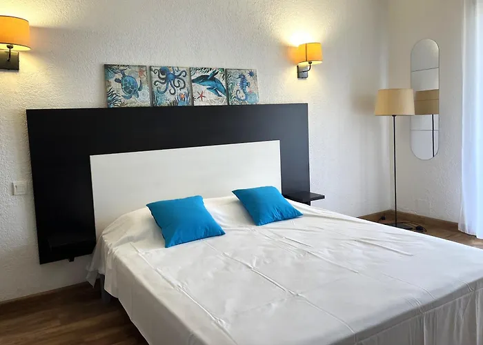 Appartement 3 Pers Climatise Avec Piscine A St Florent